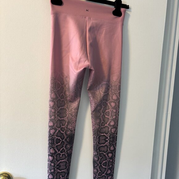 Koral Drive Scuba High Rise Legging in Rosa, Size Small - Picture 4 of 8